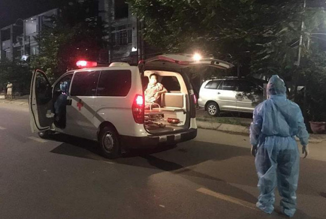 Lực lượng chức năng tổ chức truy vết những người liên quan tài xế ngay trong đêm 24-8