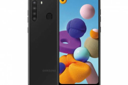 Thời trang Hi-tech - Galaxy A21 bất ngờ bốc cháy, máy bay hạ cánh khẩn cấp