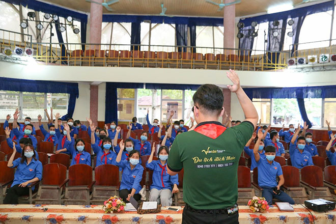 Wondertour đào tạo kỹ năng hoạt náo cho cán bộ Đoàn tỉnh Hòa Bình