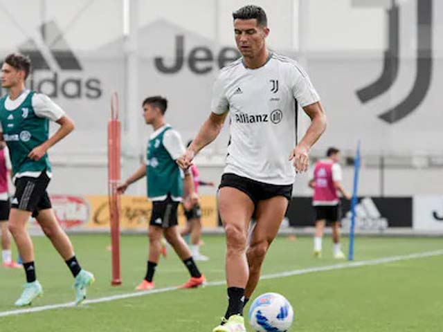 Bóng đá - Ronaldo bất ngờ chấn thương nghỉ tập sớm, chủ động "giữ chân" tránh mất giá?