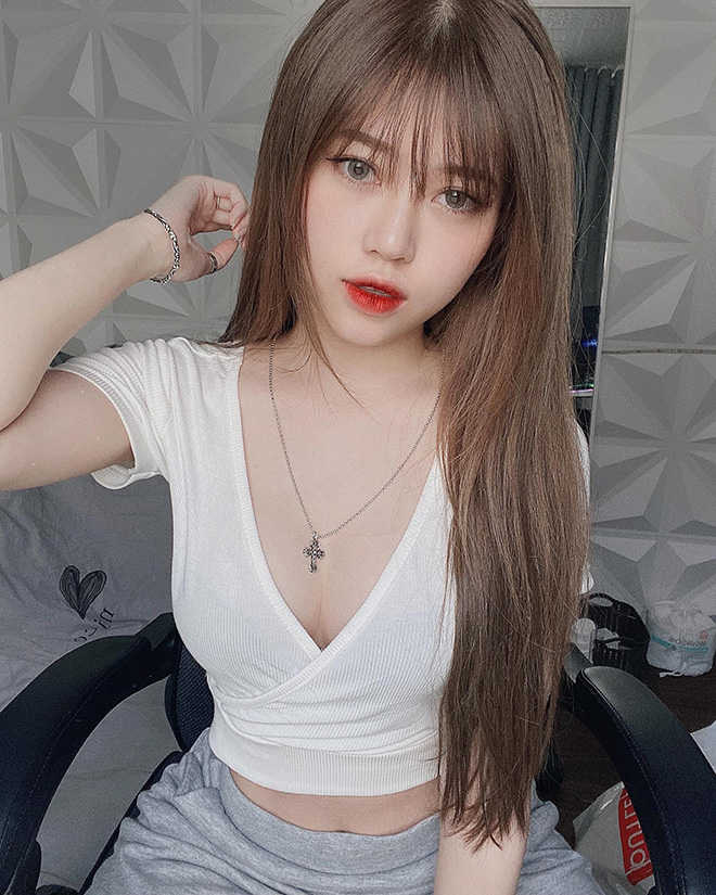 Thủy Tiên: Nữ streamer sở hữu ngoại hình xinh đẹp và ngọt ngào - 1