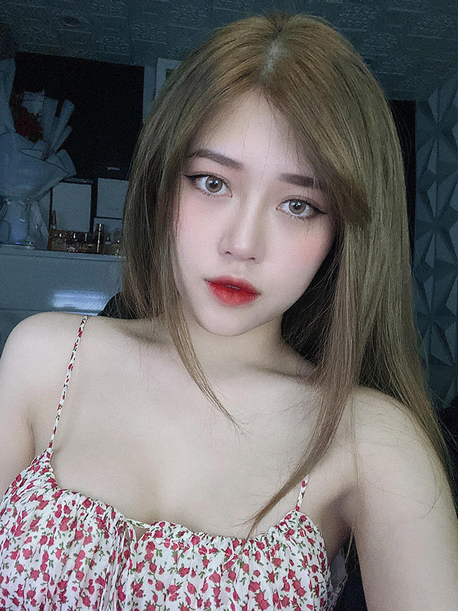 Thủy Tiên: Nữ streamer sở hữu ngoại hình xinh đẹp và ngọt ngào - 2