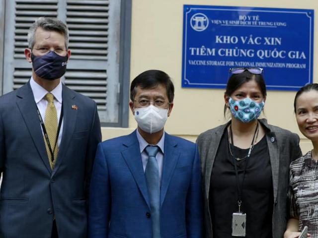 Sức khỏe đời sống - Hơn 500.000 nghìn liều vắc-xin Pfizer đã về đến Việt Nam