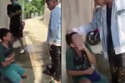 Nam thanh niên đánh đập, bắt người khác quỳ gối vì... nhắn tin với bạn gái mình