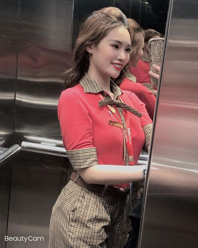 Nguyễn Ngọc Mai (sinh năm 1997, quê Hải Phòng) là nữ tiếp viên của một hãng hàng không Việt Nam. 
