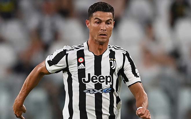 Hé lộ mức lương Man City đề nghị Ronaldo, Juventus không nhận đồng nào - 1