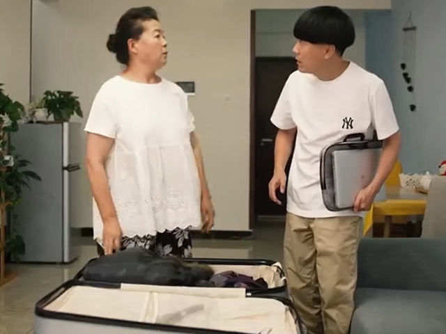 Cười 24H - Nỗi lo của bà mẹ khi có con trai đi học xa nhà