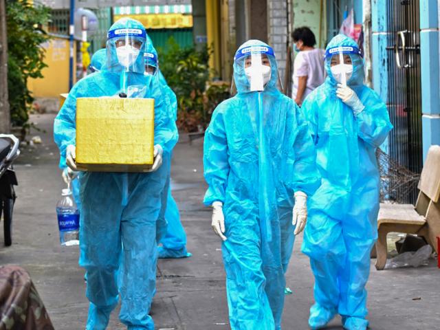 Tin tức trong ngày - TP.HCM: Dự kiến số mẫu phải lấy ở vùng cam, vùng đỏ khoảng 2 triệu người