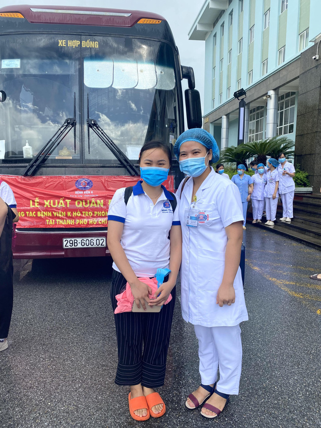 Nhân viên y tế Bệnh viện K lên đường chi viện cho TP.HCM.