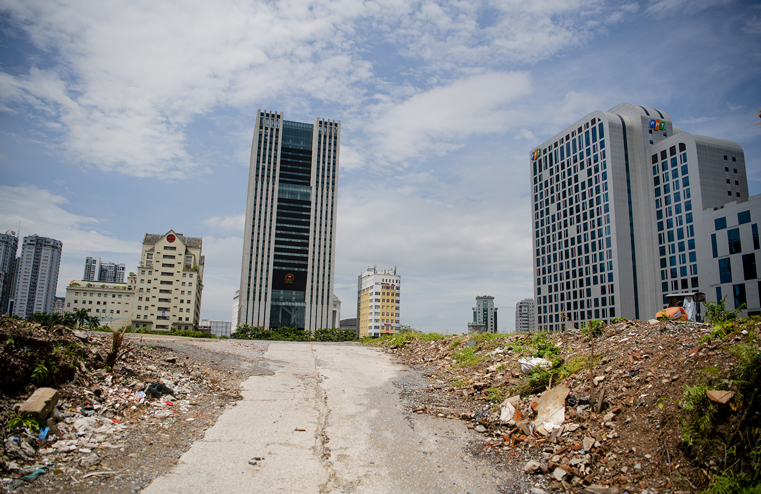 Đại sứ quán Mỹ cho biết, dự án đang trong quá trình thiết kế nhằm kết hợp chặt chẽ các yếu tố về kiến trúc, an toàn và yêu cầu về quy mô để tạo ra một không gian làm việc đảm bảo an ninh, hiện đại, bền vững cho các cơ quan, nhân viên của Chính phủ Hoa Kỳ.