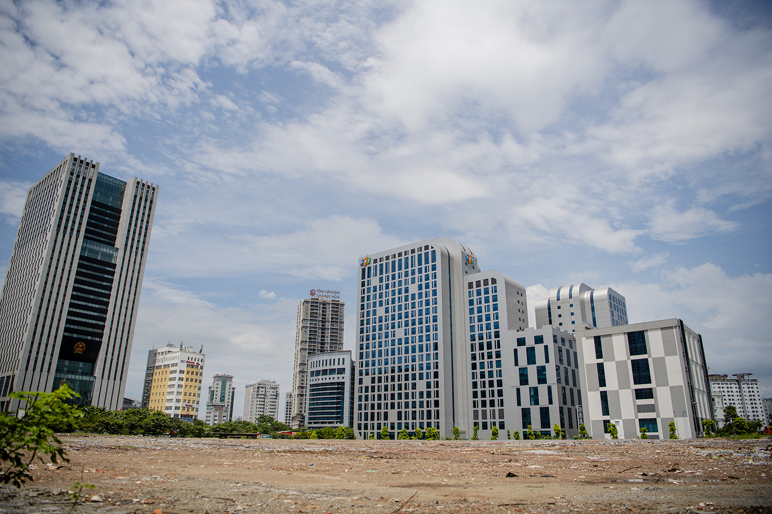 Theo thông cáo của Đại sứ quán Mỹ, công trình này là biểu trưng cho dấu mốc quan trọng trong quan hệ ngoại giao giữa Mỹ và Việt Nam.