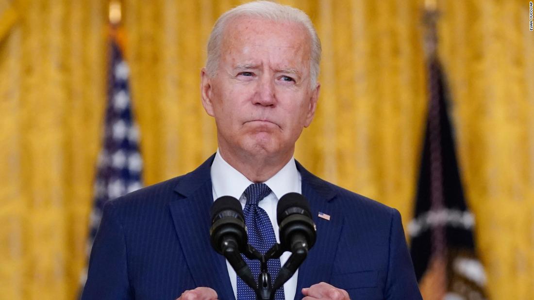 Tổng thống Mỹ Joe Biden phát biểu tại Nhà Trắng sau hai vụ đánh bom ở sân bay Kabul.