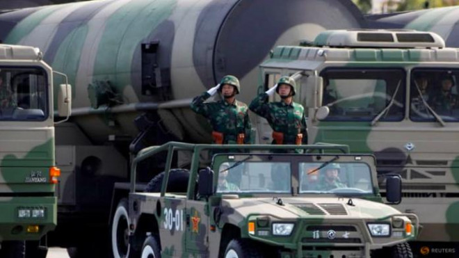 Các tên lửa hạt nhân khổng lồ của Trung Quốc trong lễ diễu binh kỷ niệm quốc khánh Trung Quốc năm 2009. (Ảnh: Reuters)