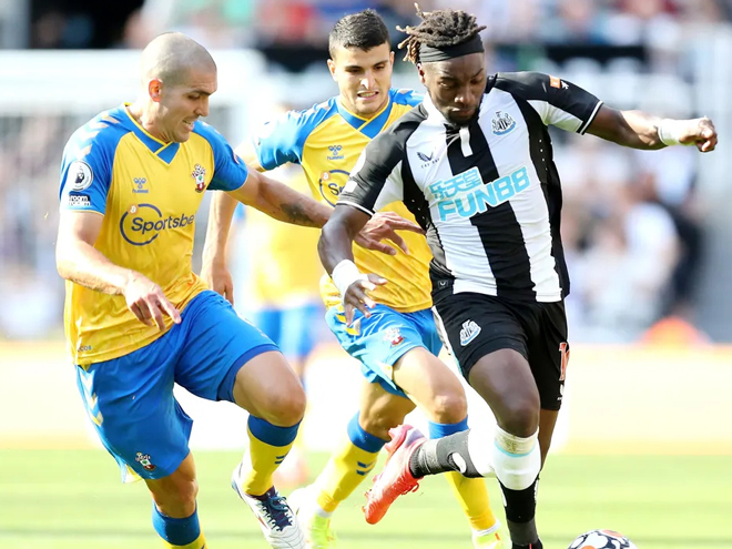 Video Newcastle - Southampton: Hiệp hai bùng nổ, bất ngờ phút bù giờ (Vòng 3 Ngoại hạng Anh) - 1