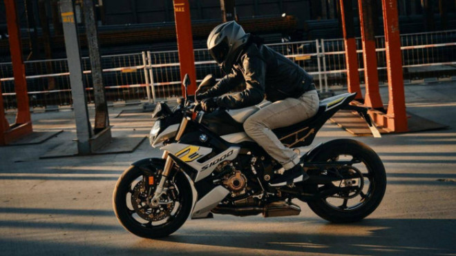 Mô tô thể thao BMW Motorrad S1000R ra mắt, giá từ 563 triệu đồng - 4