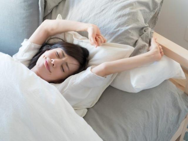 Bạn trẻ - Cuộc sống - Việc đầu tiên bạn làm sau khi ngủ dậy sẽ quyết định cuộc đời sau này