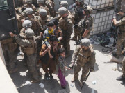 Thế giới - Taliban dần tiếp quản sân bay Kabul, lính Mỹ rút khỏi Afghanistan