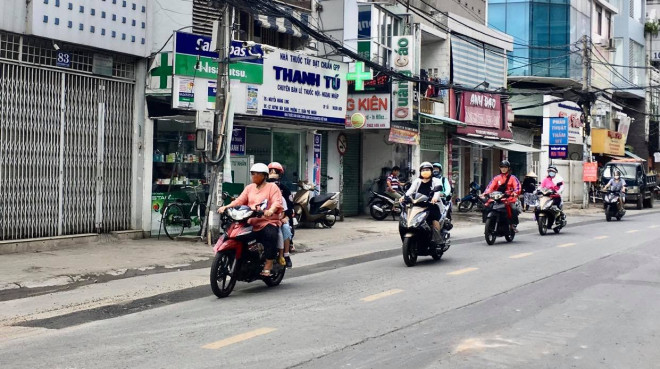 Nhiều người đi xe máy thường không có thói quen kiểm tra các bộ phận như hệ thống đánh lửa, côn... Ảnh: TN