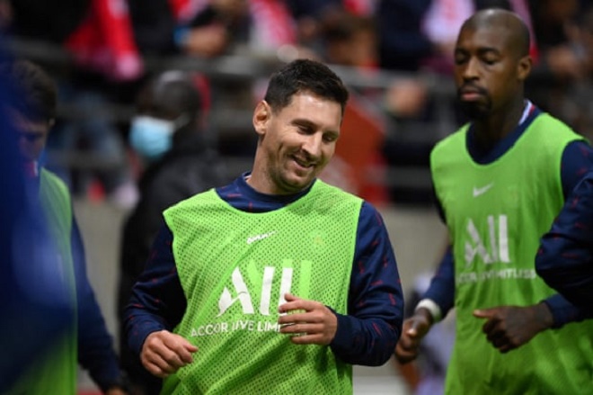 Messi đá trận ra mắt PSG, cầu trường nổ tung chào đón khoảnh khắc lịch sử - 3