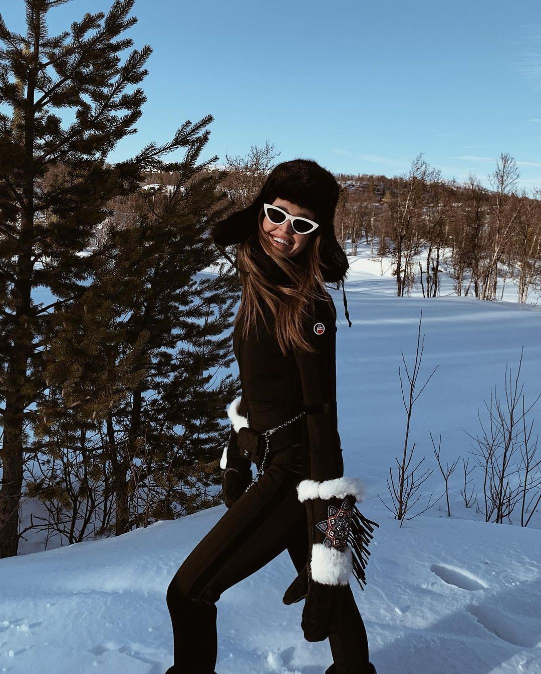 Món đồ nào có thể thay thế chiếc váy đen trong tủ quần áo của bạn? - 3