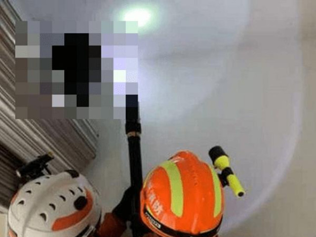 Phi thường - kỳ quặc - Đôi vợ chồng bủn rủn khi thấy cái đầu đầy tóc ở góc nhà, biết sự tình phía sau gọi ngay cứu hộ