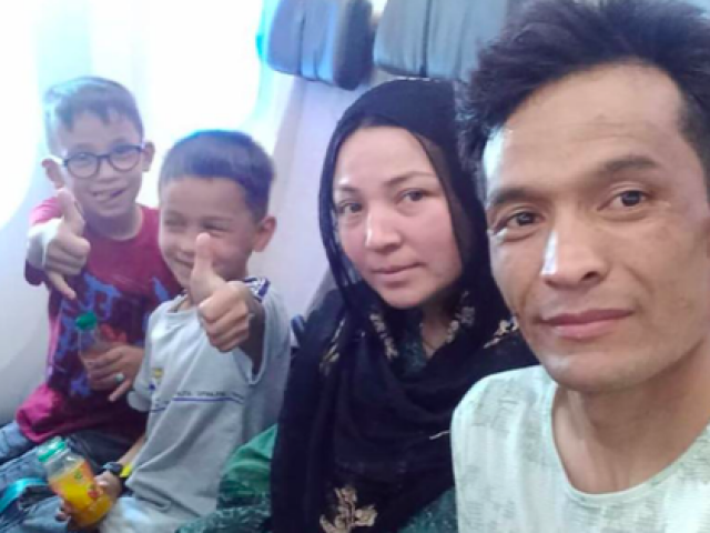 Thế giới - Hành trình nghẹt thở của phiên dịch viên Afghanistan để thoát ‘án tử’ của Taliban