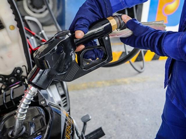 Thị trường - Tiêu dùng - Giá dầu hôm nay 31/8: Quay đầu giảm trên thị trường quốc tế, giá xăng tại Việt Nam tăng gấp đôi trong 8 tháng