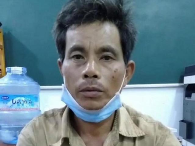 Pháp luật - Người đàn ông chửi bới, đấm, kẹp cổ cán bộ chống dịch khi bị nhắc nhở