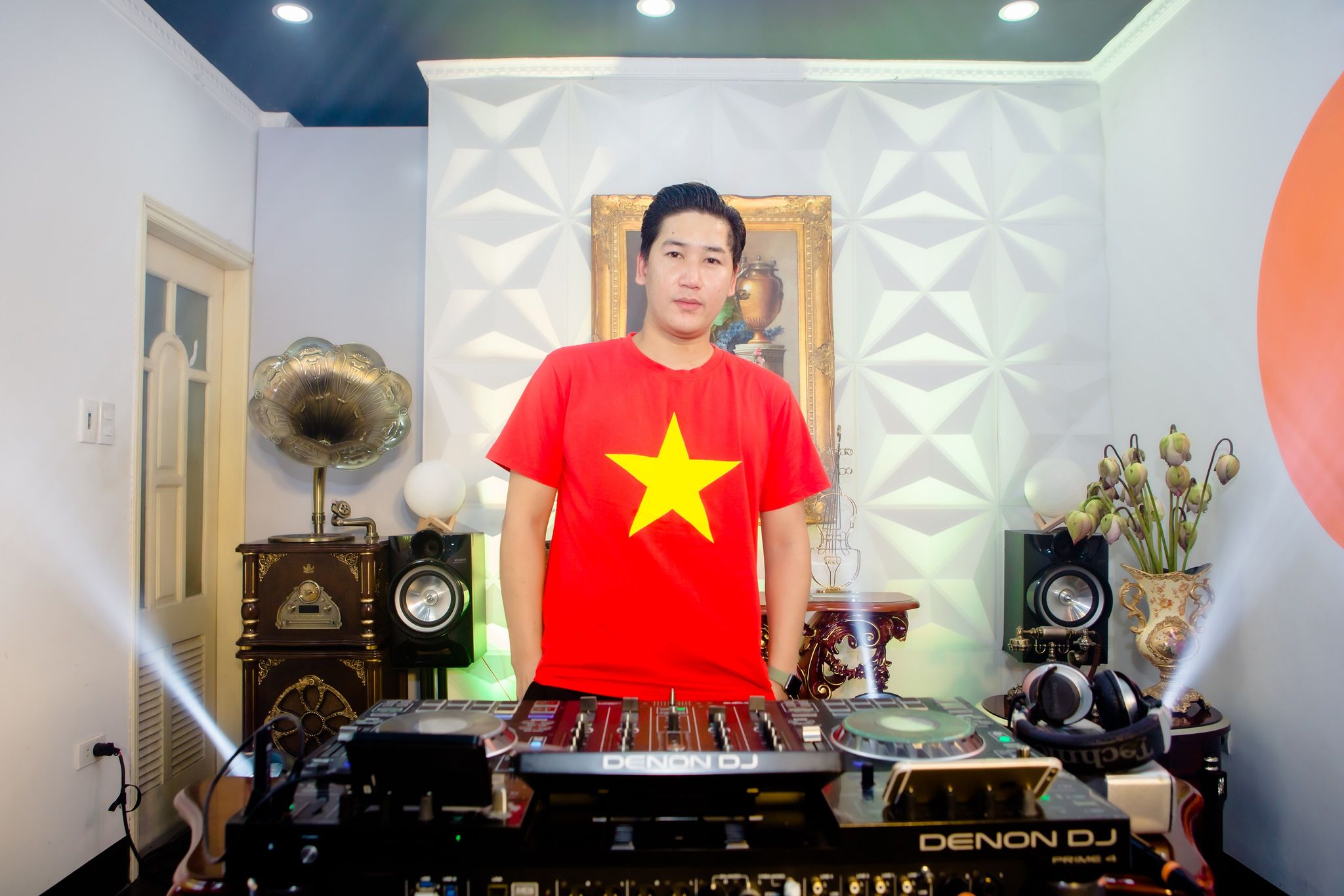 DJ LeeKing mở minishow tại gia ủng hộ quỹ chống dịch - 4