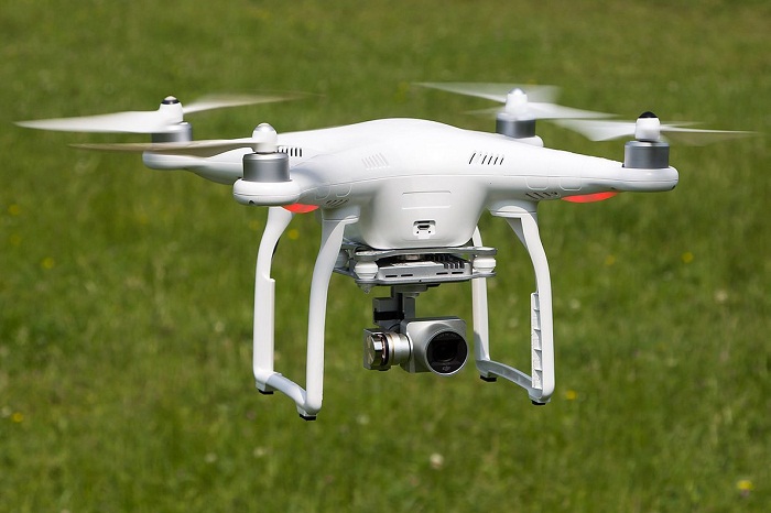 UBND huyện Mê Linh (Hà Nội) thí điểm sử dụng flycam tại hai xã Thanh Lâm và Kim Hoa để giám sát người dân thực hiện giãn cách xã hội. Ảnh minh hoạ.