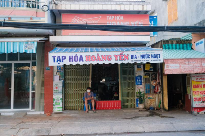 Một cửa hàng tạp hóa trên đường Phan Thanh. Ảnh: BT