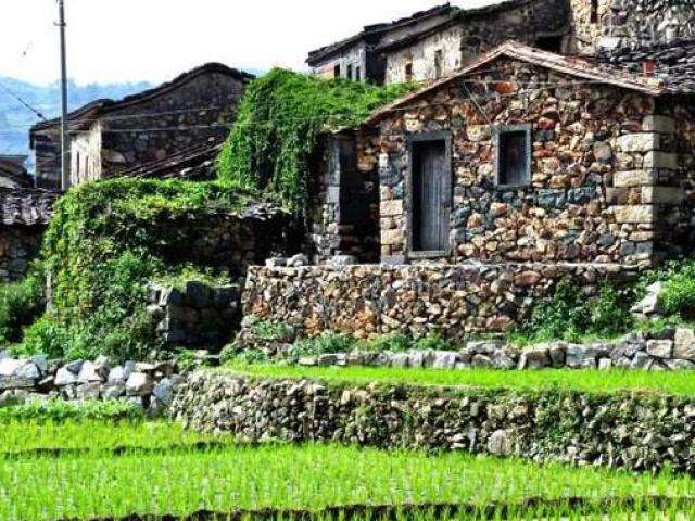 Du lịch - Ngôi làng cổ hơn 200 tuổi làm bằng loại vật liệu cực đặc biệt