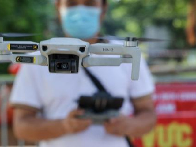 Công nghệ thông tin - Cận cảnh giám sát hàng ngàn dân khu vực phong toả bằng flycam, ai vi phạm bị phạt nguội