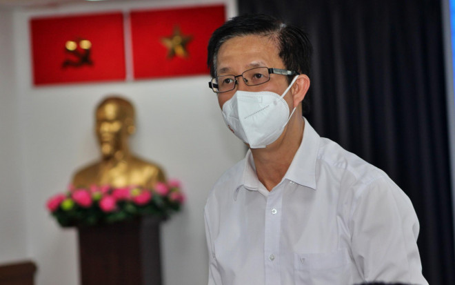 Ông Phạm Đức Hải, Phó trưởng Ban Chỉ đạo phòng chống dịch Covid-19 TP HCM, cung cấp thông tin tại buổi họp báo