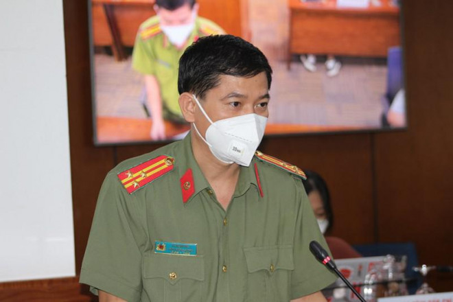 Thượng tá Lê Mạnh Hà, Phó Trưởng phòng Tham mưu Công an TP.HCM nói tại họp báo. Ảnh: TÁ LÂM