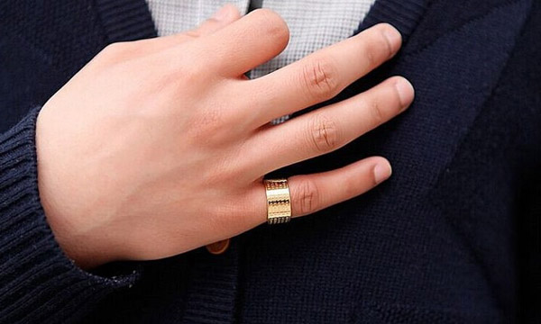 6 cách giúp quý ông đeo nhẫn sang trọng và đẳng cấp - 5
