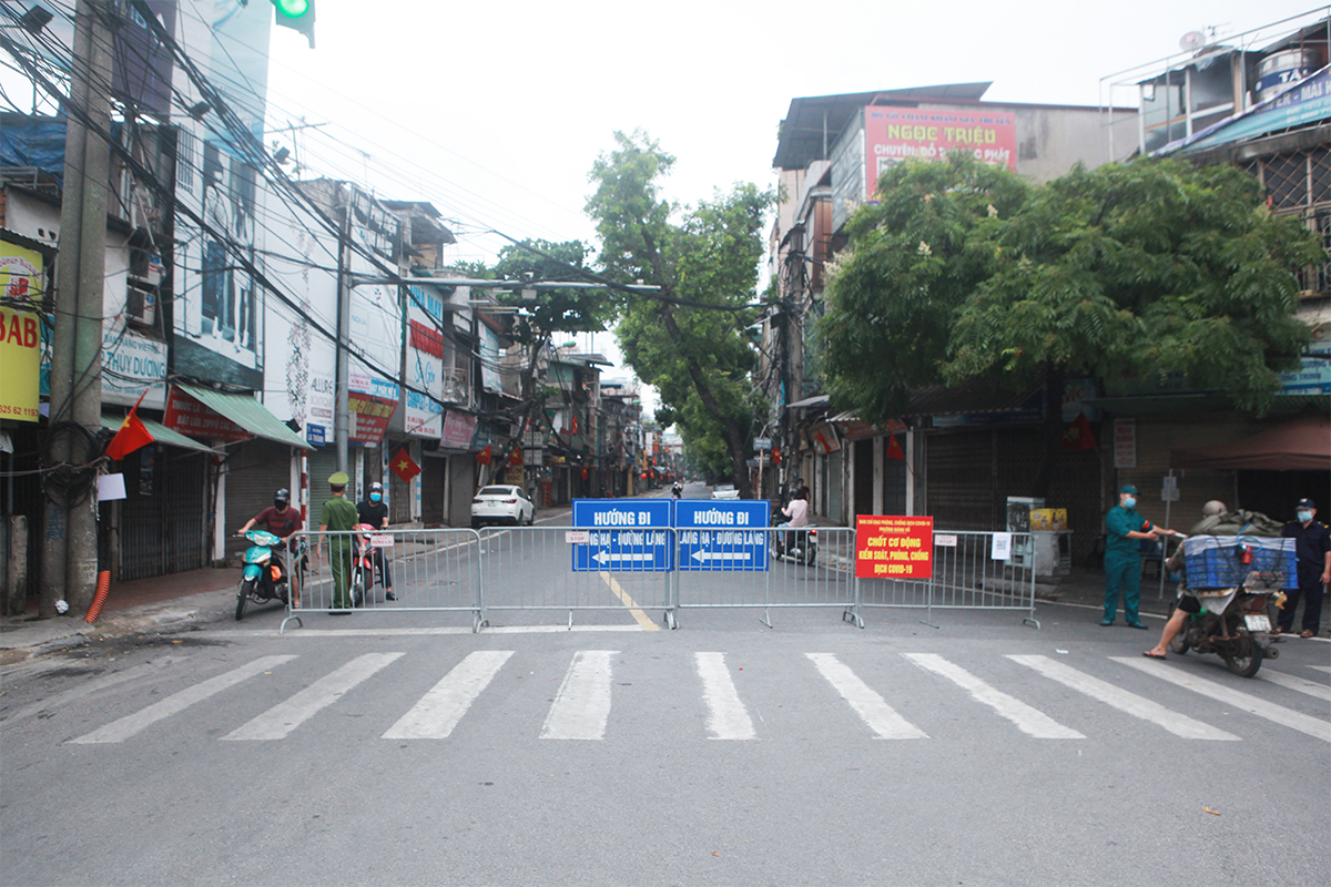 Hình ảnh khác lạ trên các phố phường Hà Nội trong ngày 2/9 năm nay - 10