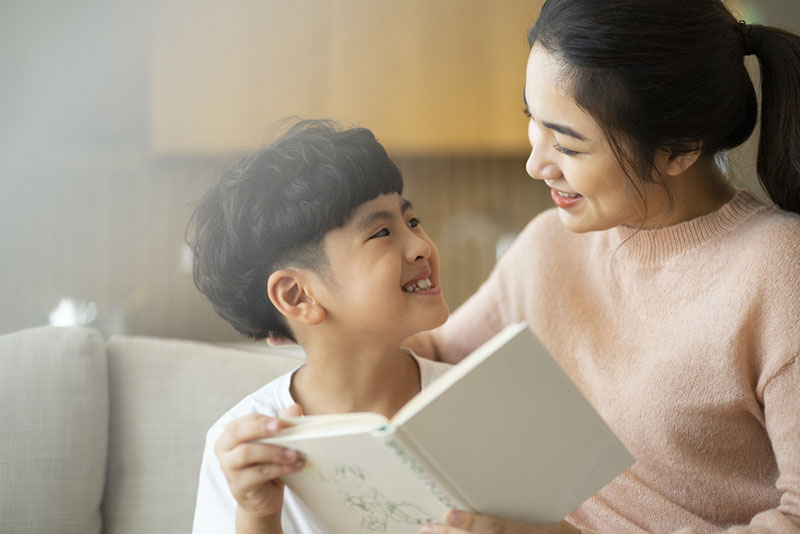Không phải sự giàu có của gia đình, cuộc đời trẻ được quyết định bởi những người mẹ này - 1