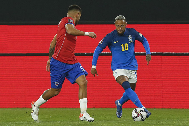 Neymar xuất hiện với thân hình "quá khổ"