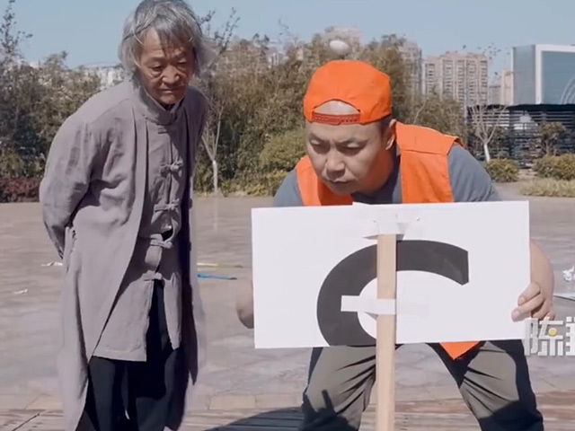 Cười 24H - Lời nhắc nhở "nhẹ nhàng" dành cho những kẻ chuyên vứt rác bừa bãi