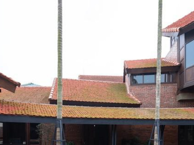 Kinh doanh - Độc đáo ngôi nhà như một làng cổ thu nhỏ ở ngoại thành Hà Nội