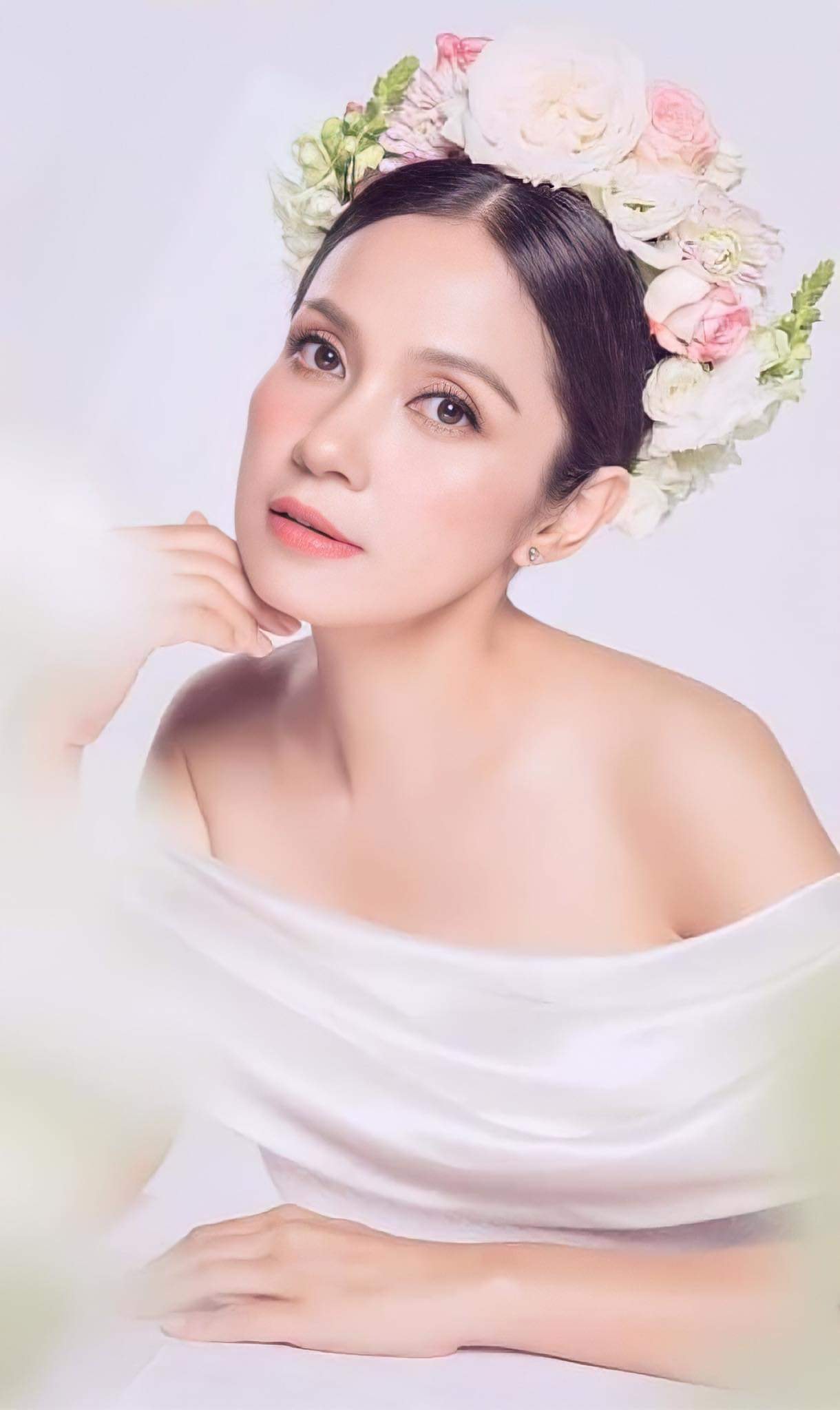 Việt Trinh là biểu tượng nhan sắc và tấm lòng vàng 