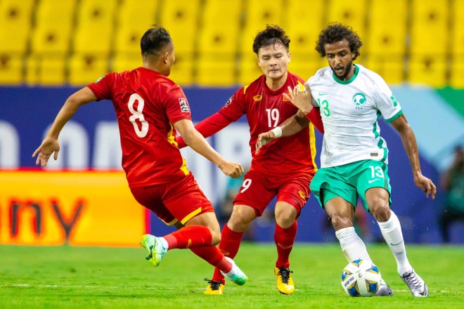 Dù thua trận&nbsp;mở màn, ĐT Việt Nam vẫn được dự đoán có "cửa" dự World Cup cao hơn Trung Quốc và 2 đội tuyển khác