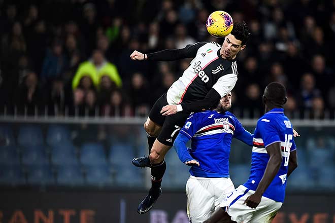 Ronaldo càng cao tuổi càng chơi giống một tiền đạo cắm