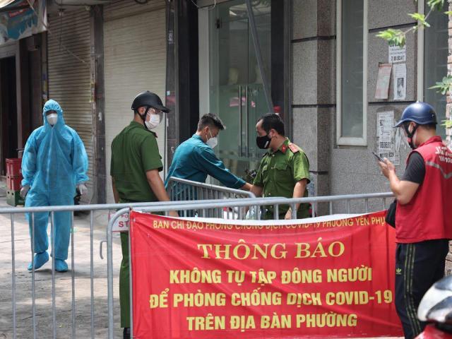 Tin tức trong ngày - Hà Nội: Xét nghiệm 100% người dân, tiêm vaccine cho 100% người từ 18 tuổi trở lên trước 15/9