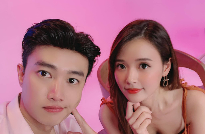 Cặp đôi tương tác ngọt ngào ở ngoài đời và trên mạng xã hội