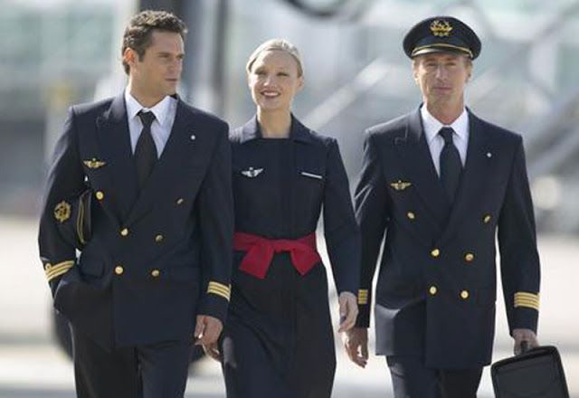 Bí mật của những bộ đồng phục tiếp viên hàng không nổi tiếng nhất thế giới - 1