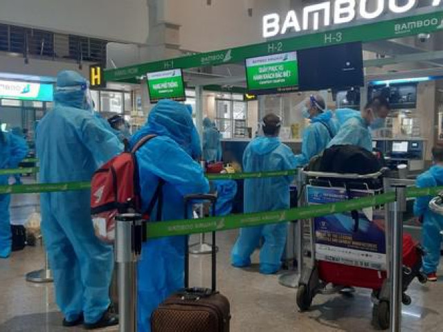 Tin tức trong ngày - Phát hiện ca mắc Covid-19 khi đưa 616 người từ TP HCM về bằng máy bay