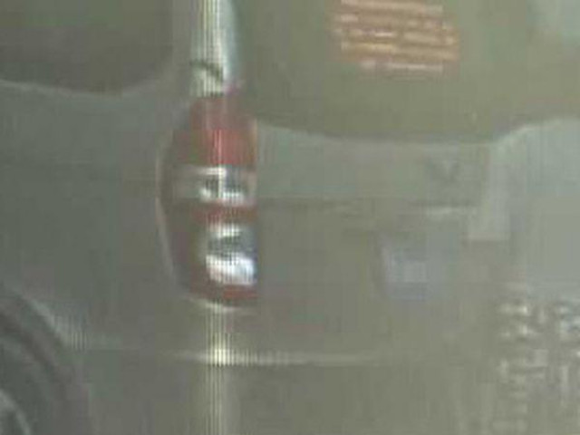 Phi thường - kỳ quặc - Người đàn ông phẫn nộ phát hiện xe ô tô bị đập phá, camera ghi lại hành động đáng sợ của một cụ bà