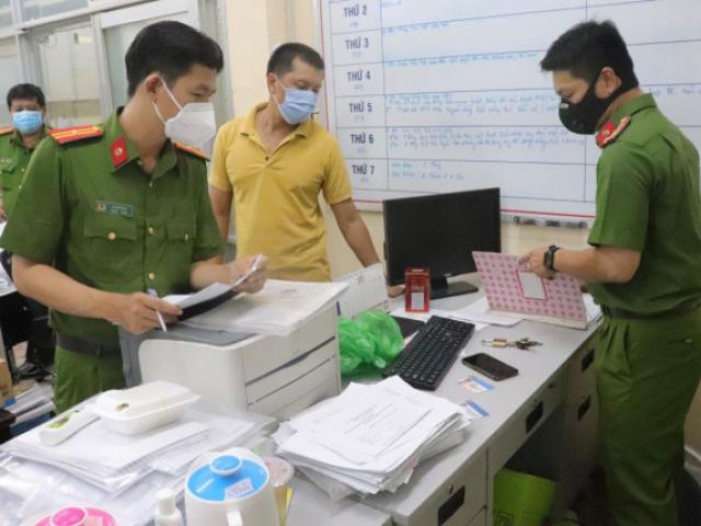 Tin tức trong ngày - Một cán bộ phường ở quận 6 vừa bị bắt do móc nối tiêm vắc-xin Covid-19